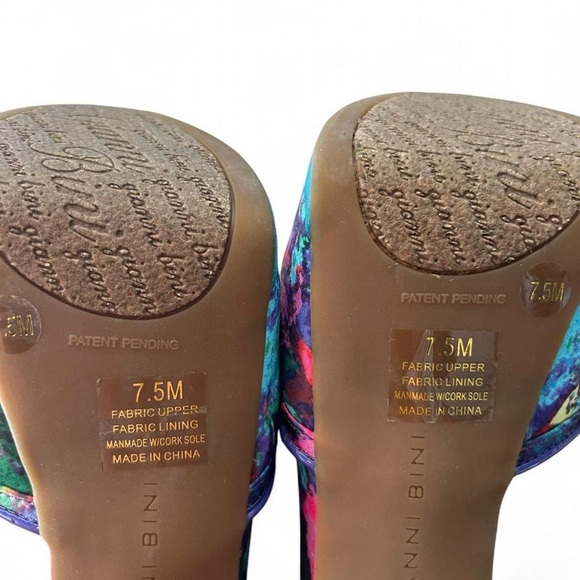 Gianni Bini Watercolor Platform Heels • Ruffle Peep Toe • Size 7.5 - Picture 6 of 9